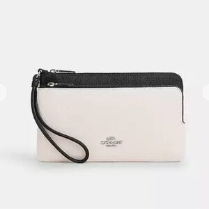 Coach Double Zip Wallet in Silver/Chalk Black Multi